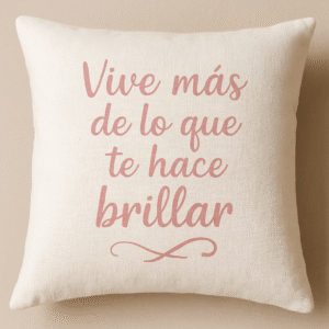 Cojín 'Sueña en grande y vuela'